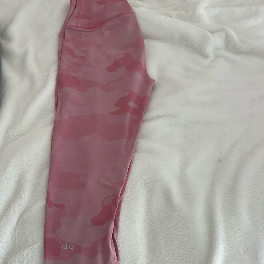 Alo pink camo leggings